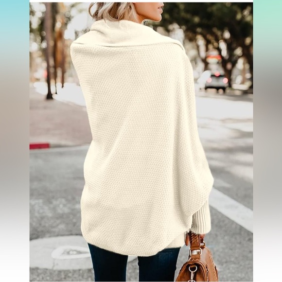 Women’s Batwing Oversized Cable Knit Cardigan Sweater, size XL, Ivory, EUC - Picture 3 of 9